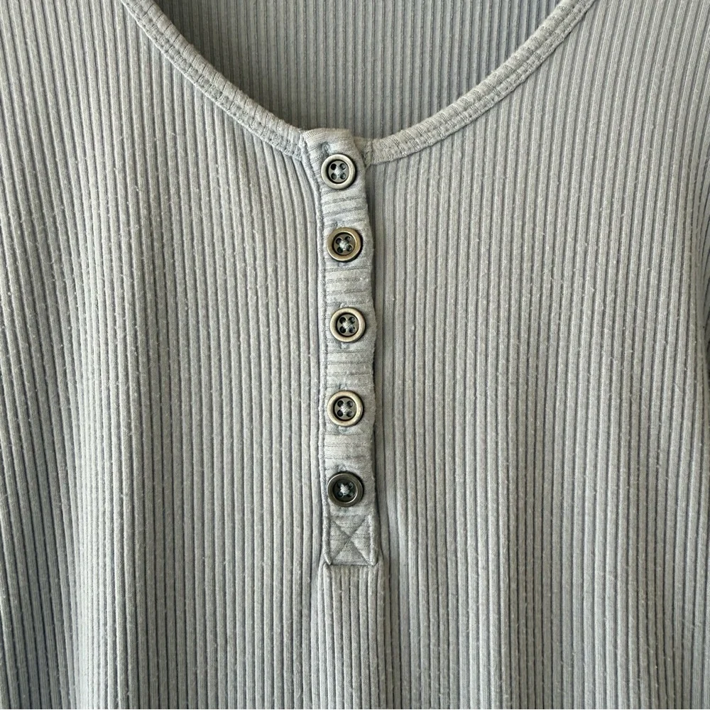Long sleeve‎ Hollister California Ribbed Bodysuit Womens Size S Light Gray